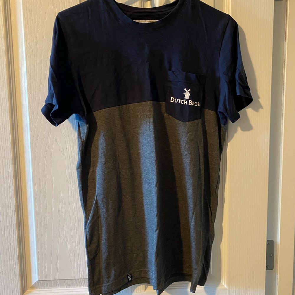 ‼️SOLD‼️Dutch Bros tshirt